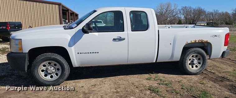 image for item DM1602 2009 Chevrolet Silverado 1500 Ext. Cab pickup truck
