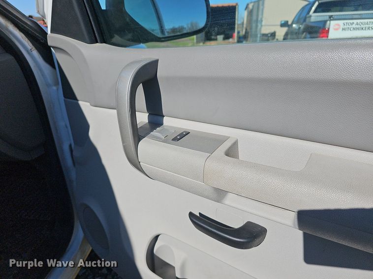 image for item DM1602 2009 Chevrolet Silverado 1500 Ext. Cab pickup truck