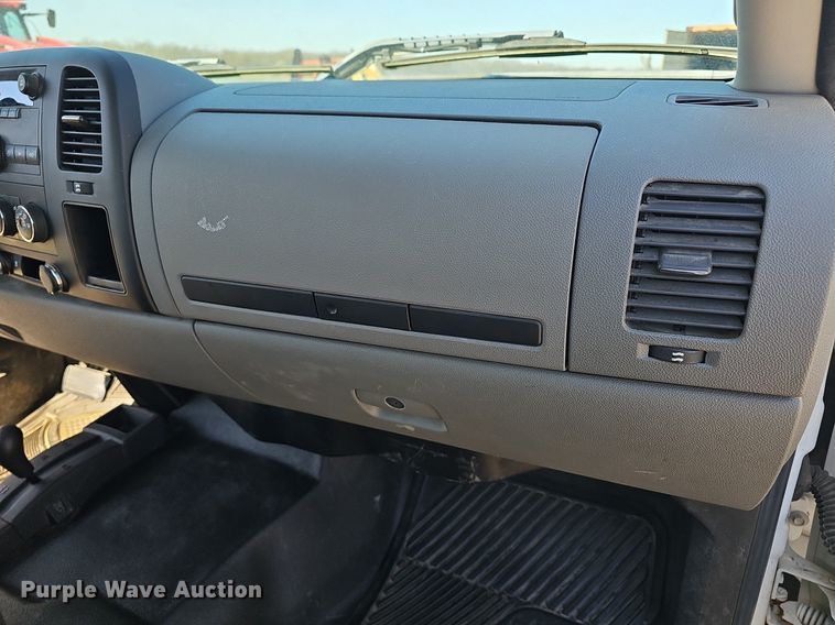 image for item DM1602 2009 Chevrolet Silverado 1500 Ext. Cab pickup truck