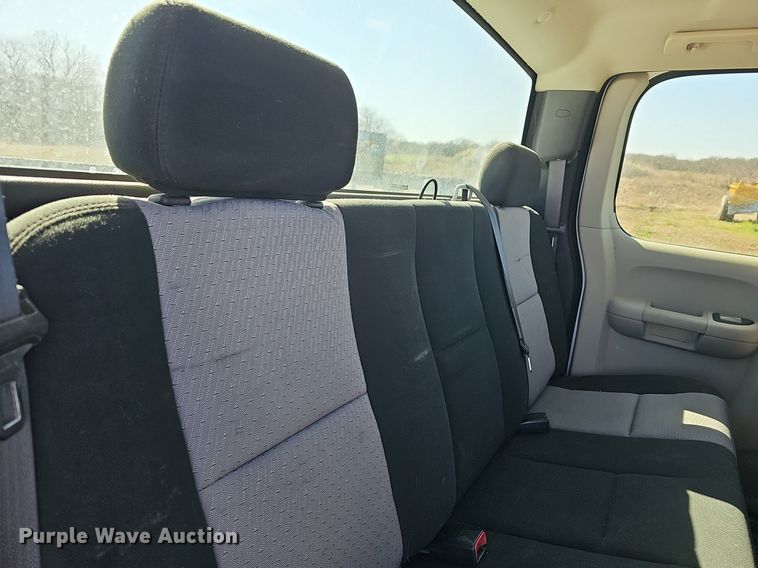 image for item DM1602 2009 Chevrolet Silverado 1500 Ext. Cab pickup truck