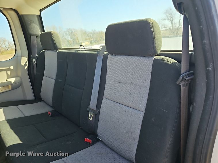 image for item DM1602 2009 Chevrolet Silverado 1500 Ext. Cab pickup truck