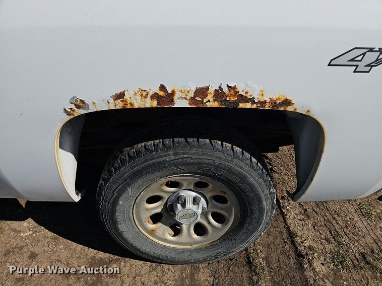 image for item DM1602 2009 Chevrolet Silverado 1500 Ext. Cab pickup truck