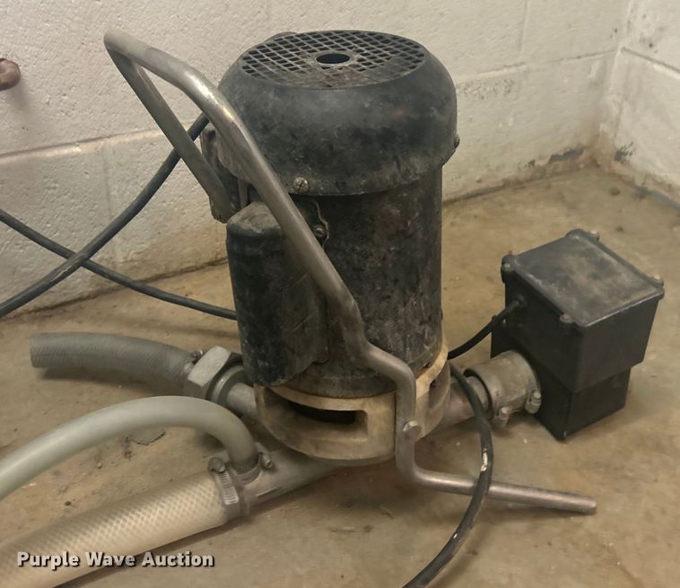 image for item DO1063 Alfa Laval Model AC3000 Stainless steel milk tank