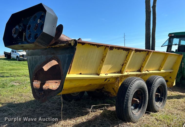 image for item DO1065 Manure spreader