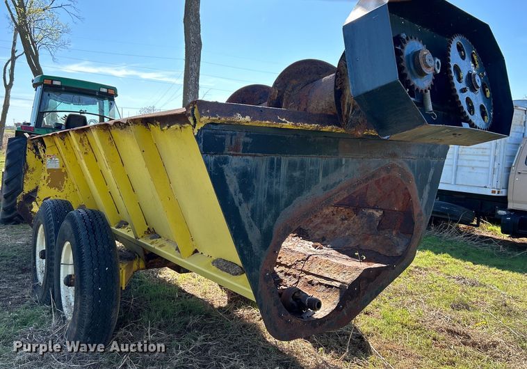 image for item DO1065 Manure spreader