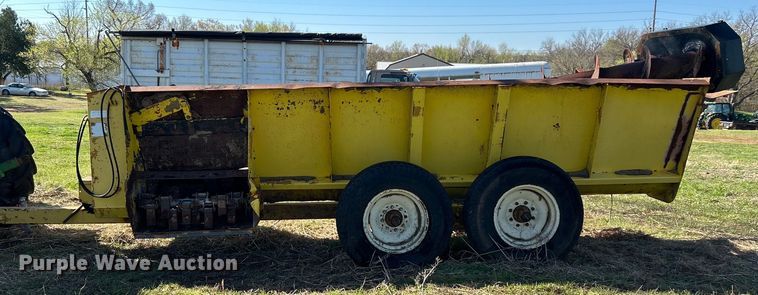 image for item DO1065 Manure spreader
