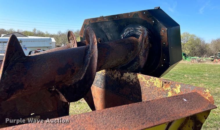 image for item DO1065 Manure spreader