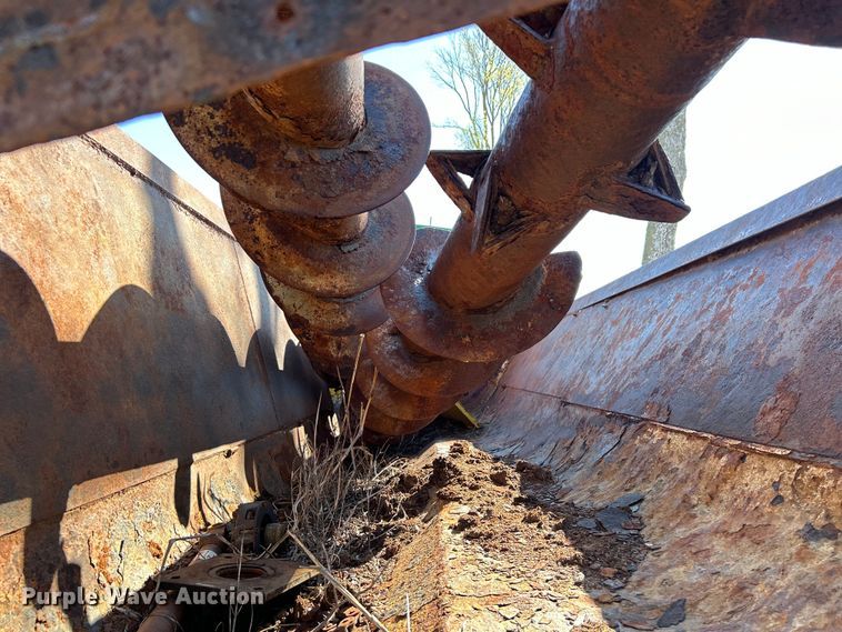 image for item DO1065 Manure spreader