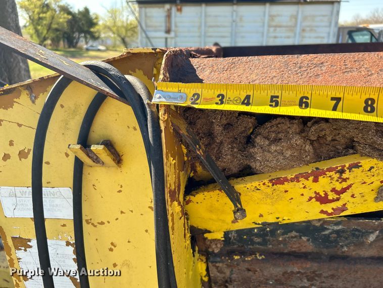 image for item DO1065 Manure spreader