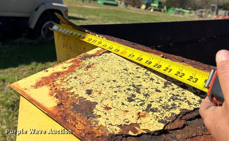 image for item DO1065 Manure spreader