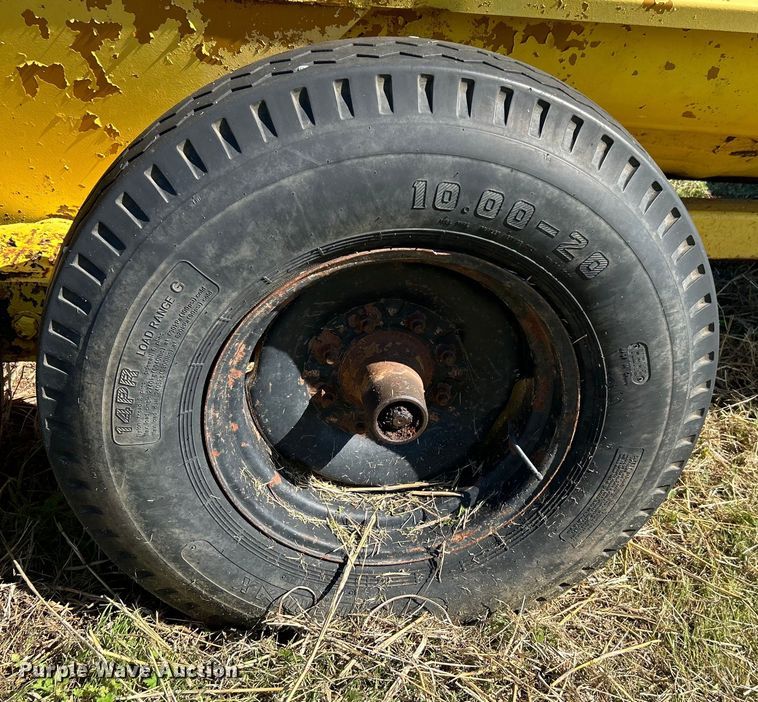 image for item DO1065 Manure spreader