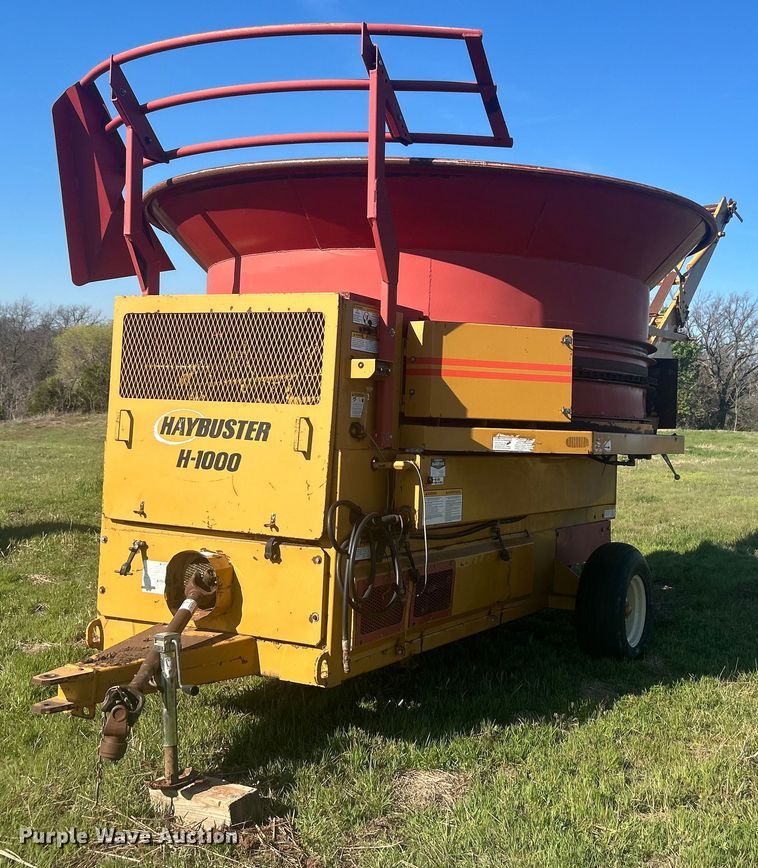 image for item DO1068 Haybuster H1000 bale processor