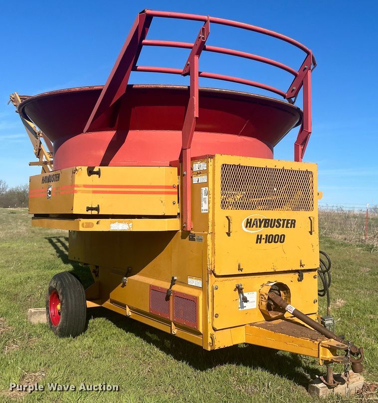 image for item DO1068 Haybuster H1000 bale processor