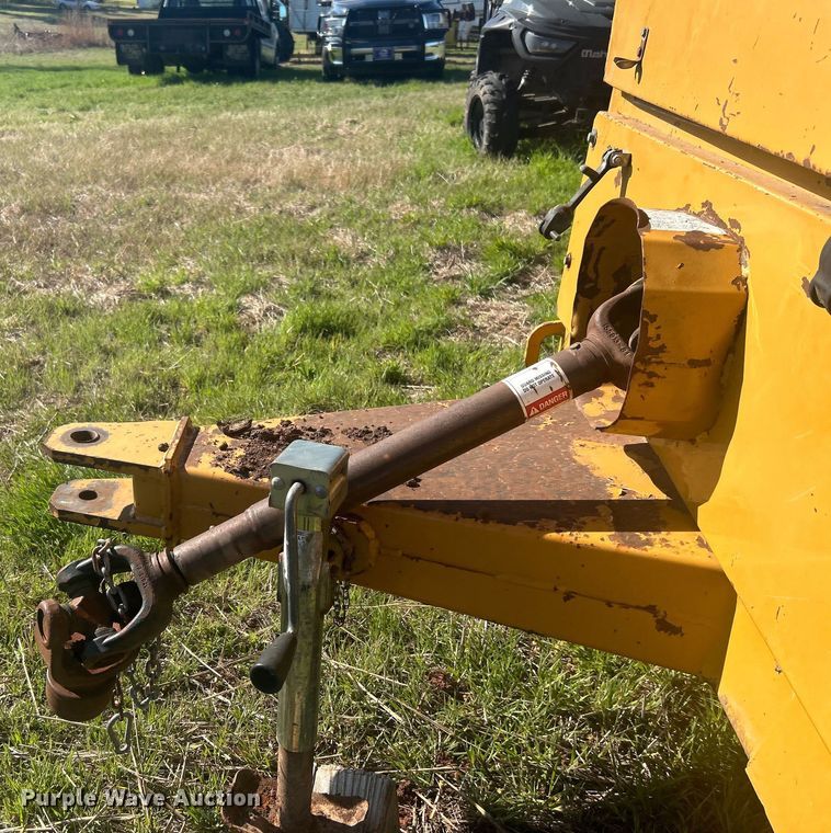 image for item DO1068 Haybuster H1000 bale processor