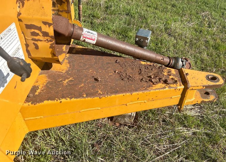 image for item DO1068 Haybuster H1000 bale processor