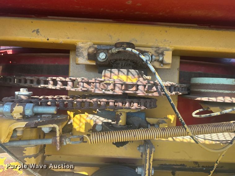 image for item DO1068 Haybuster H1000 bale processor