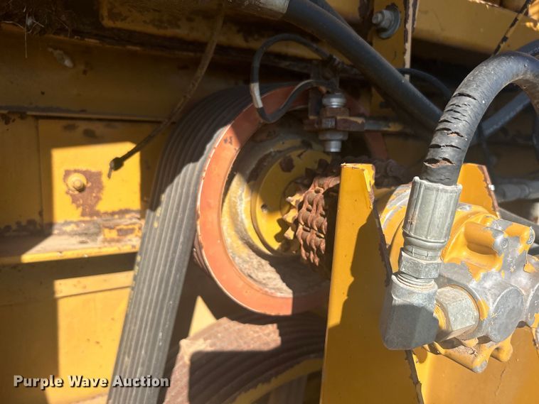 image for item DO1068 Haybuster H1000 bale processor