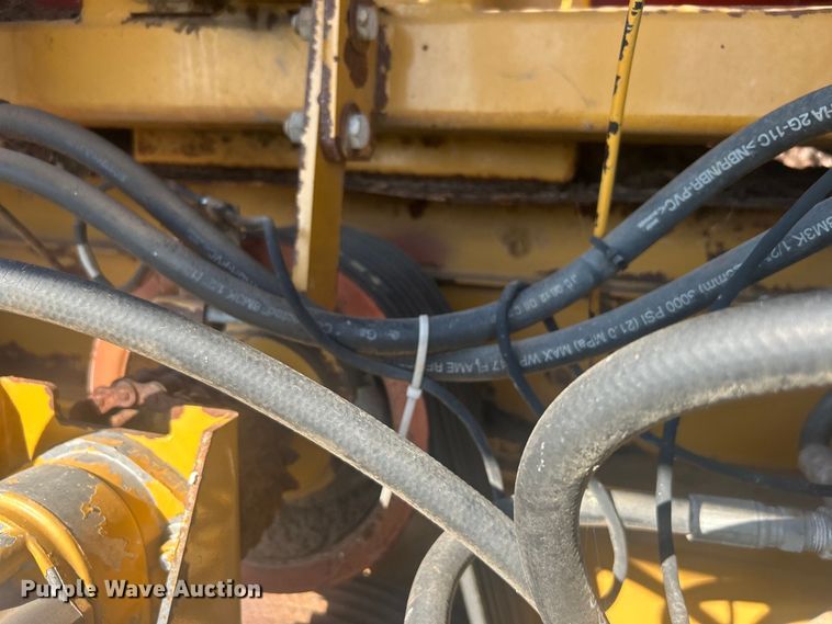 image for item DO1068 Haybuster H1000 bale processor