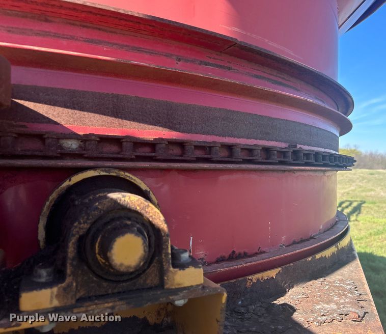 image for item DO1068 Haybuster H1000 bale processor