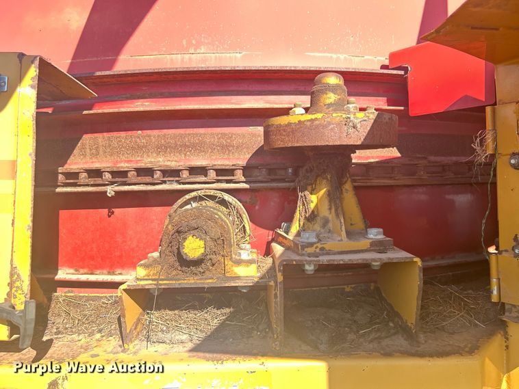 image for item DO1068 Haybuster H1000 bale processor
