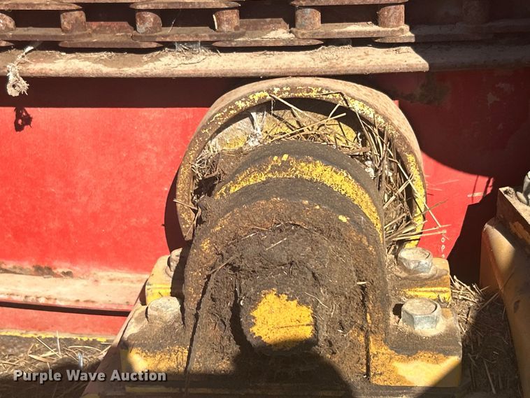 image for item DO1068 Haybuster H1000 bale processor