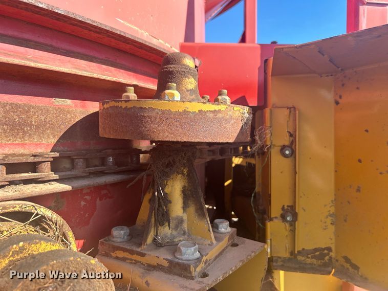 image for item DO1068 Haybuster H1000 bale processor