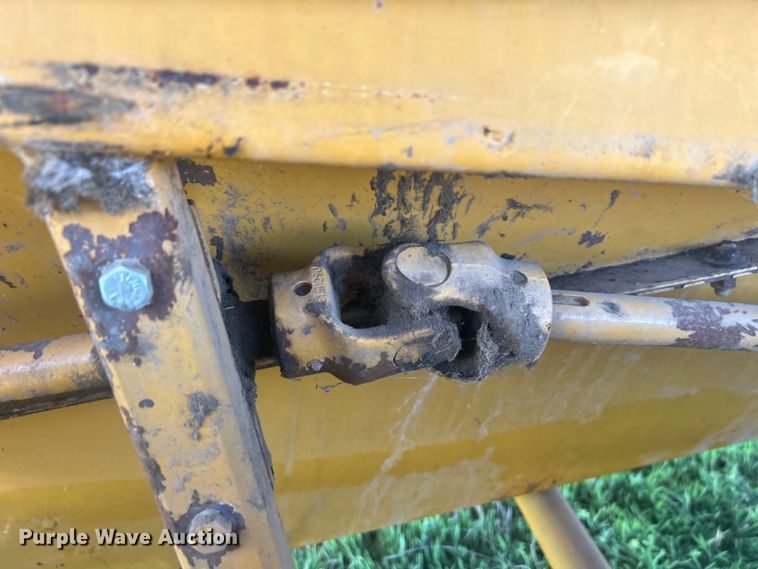 image for item DO1068 Haybuster H1000 bale processor