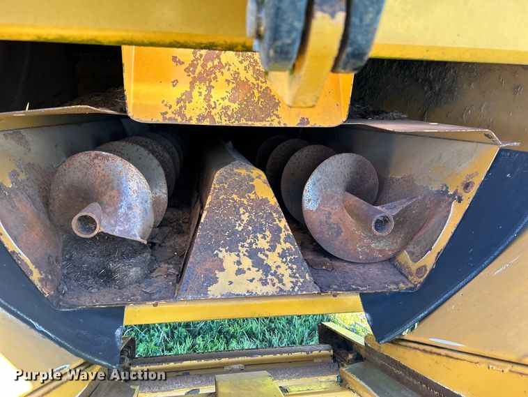 image for item DO1068 Haybuster H1000 bale processor