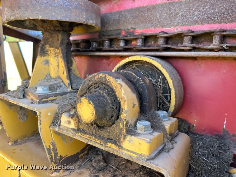 image for item DO1068 Haybuster H1000 bale processor
