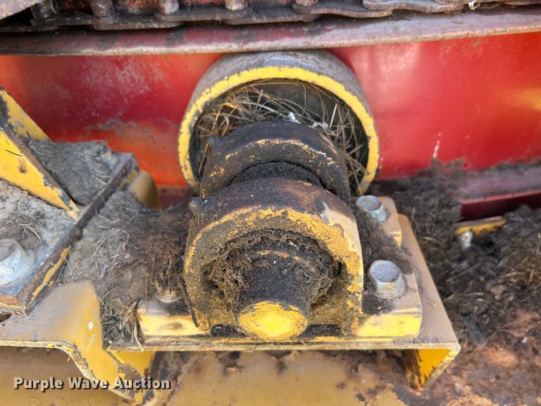 image for item DO1068 Haybuster H1000 bale processor