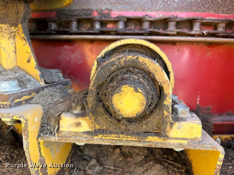 image for item DO1068 Haybuster H1000 bale processor