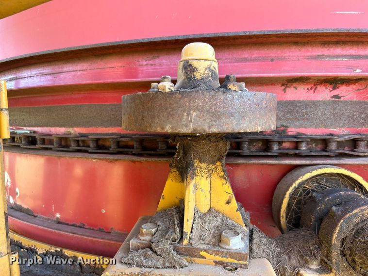 image for item DO1068 Haybuster H1000 bale processor