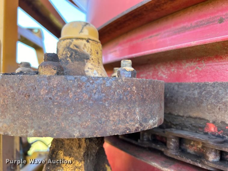 image for item DO1068 Haybuster H1000 bale processor