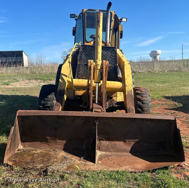 image for item DO1069 John Deere 210LE landscape tractor