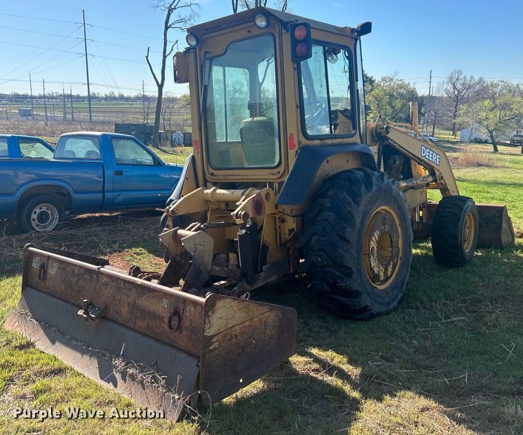 image for item DO1069 John Deere 210LE landscape tractor