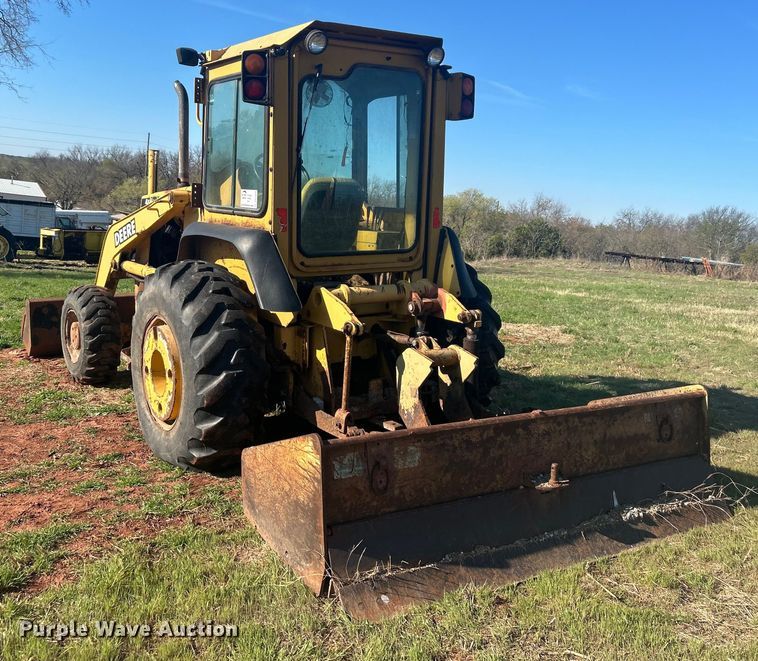 image for item DO1069 John Deere 210LE landscape tractor