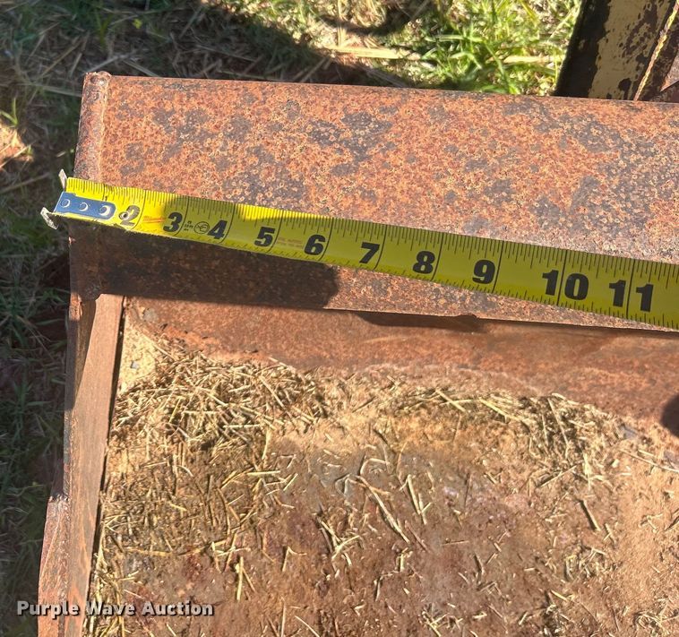 image for item DO1069 John Deere 210LE landscape tractor