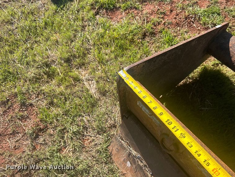 image for item DO1069 John Deere 210LE landscape tractor