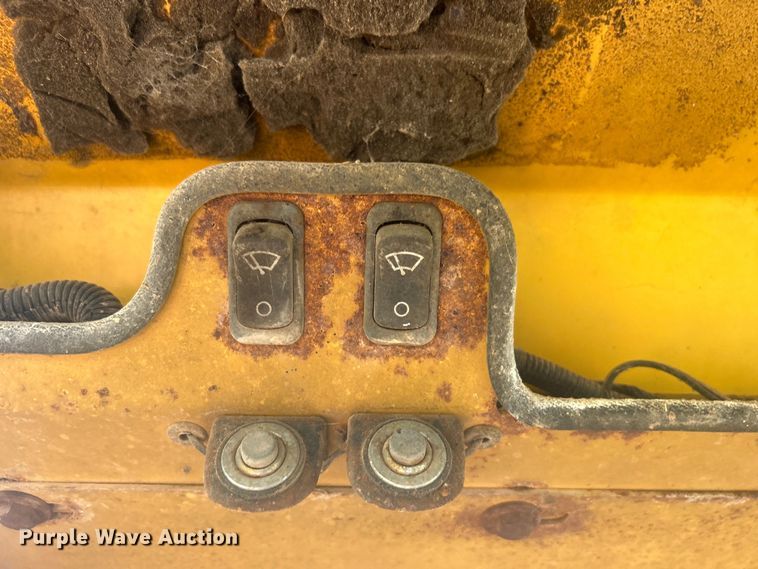 image for item DO1069 John Deere 210LE landscape tractor