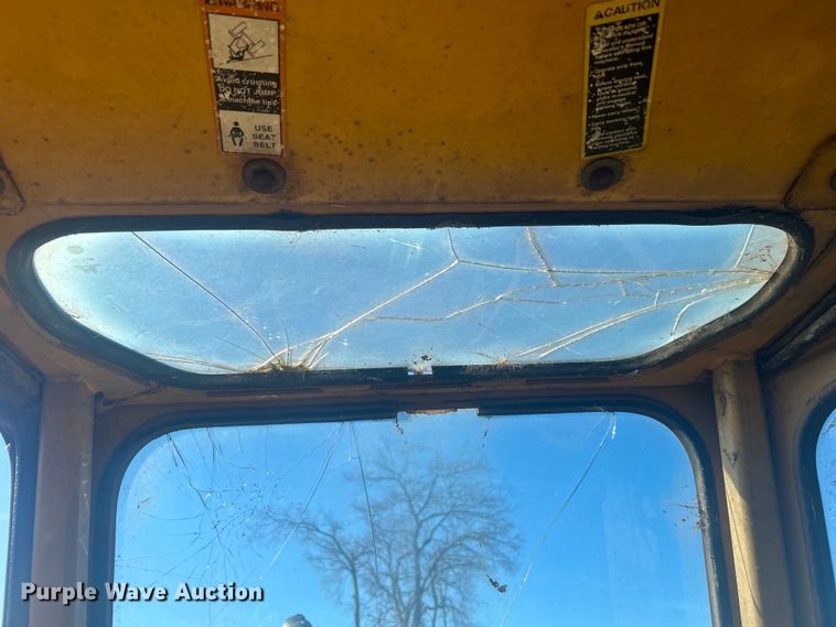 image for item DO1069 John Deere 210LE landscape tractor