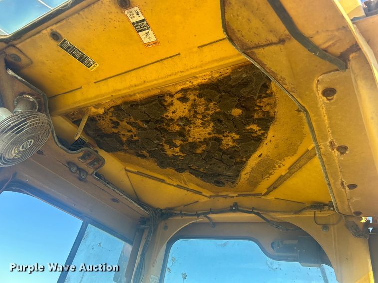 image for item DO1069 John Deere 210LE landscape tractor