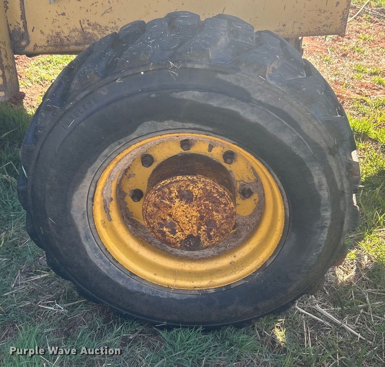 image for item DO1069 John Deere 210LE landscape tractor