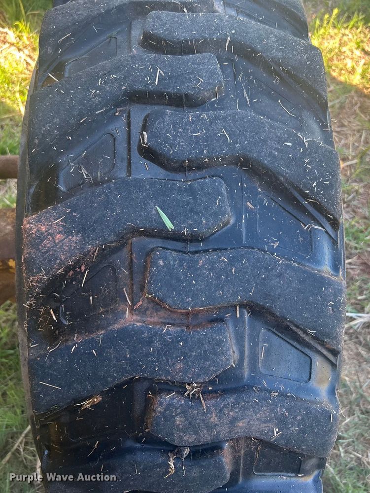 image for item DO1069 John Deere 210LE landscape tractor