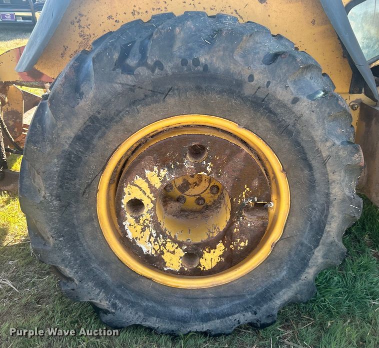 image for item DO1069 John Deere 210LE landscape tractor