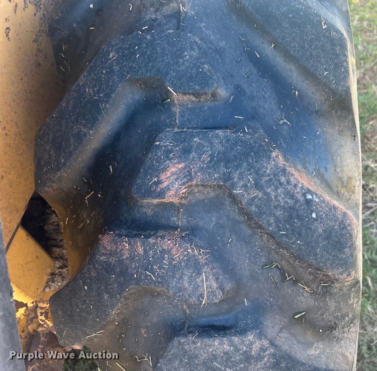 image for item DO1069 John Deere 210LE landscape tractor