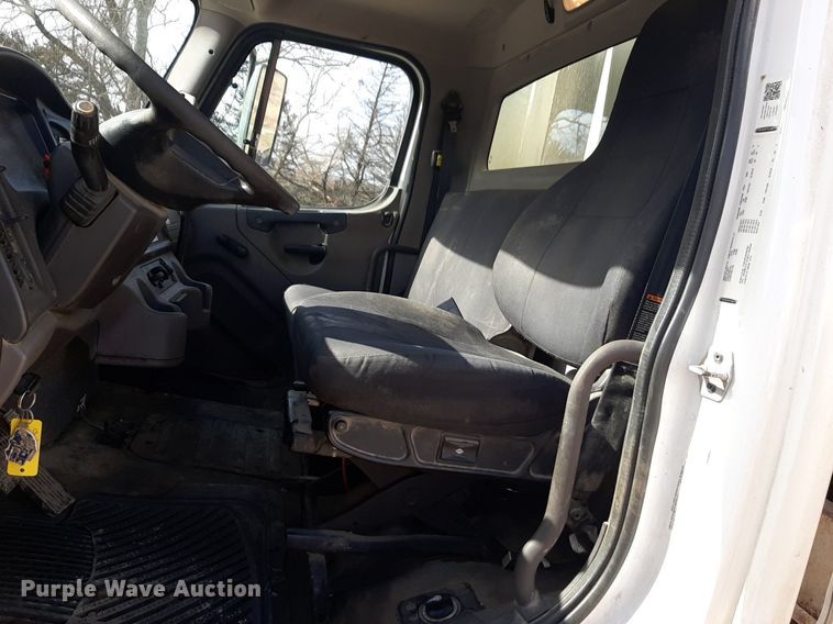 image for item DP2730 2019 Freightliner Business Class M2 106 refuse truck