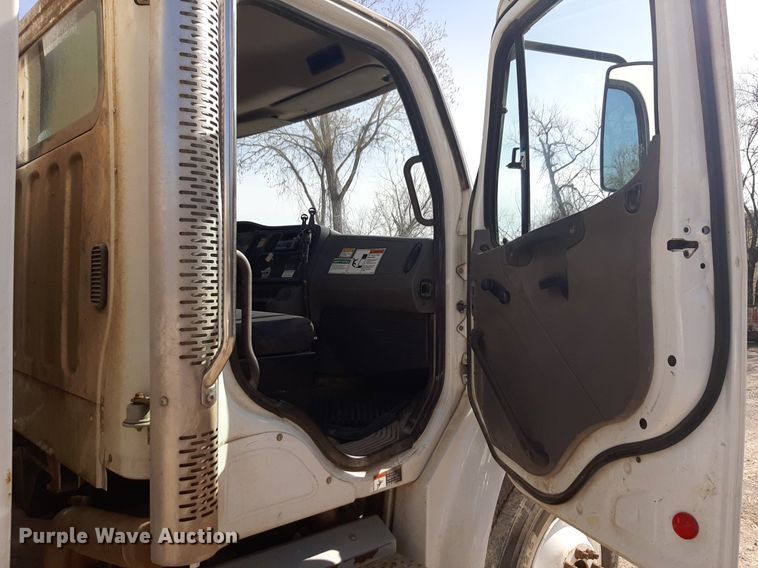 image for item DP2730 2019 Freightliner Business Class M2 106 refuse truck