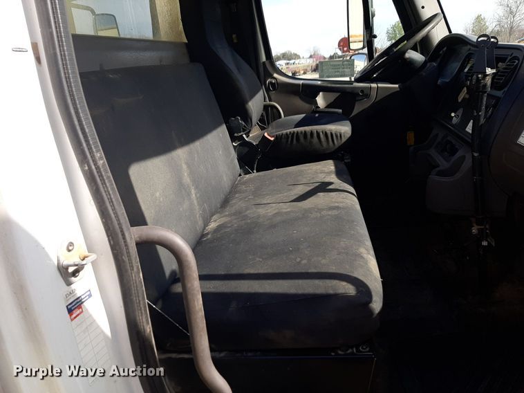 image for item DP2730 2019 Freightliner Business Class M2 106 refuse truck