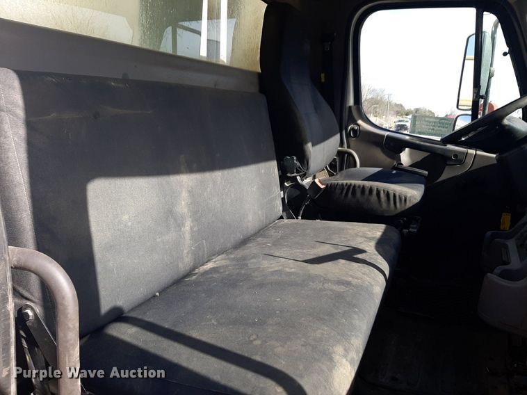 image for item DP2730 2019 Freightliner Business Class M2 106 refuse truck