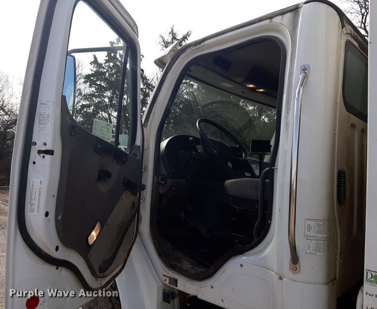 image for item DP2731 2021 Freightliner  Business Class M2 106 refuse truck